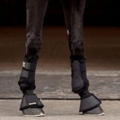 Back On Track 3-D Mesh Splint Boots W/Fur - Black -The Equestrian Shop 539987 800 800