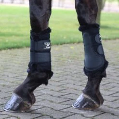 Back On Track 3-D Mesh Splint Boots W/Fur - Black -The Equestrian Shop 539988 800 800