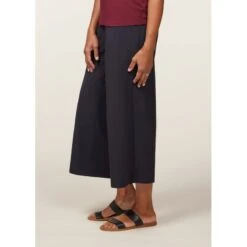 EQL Women's On The Go Stretch Crop Pants - Black -The Equestrian Shop 650488 800 800